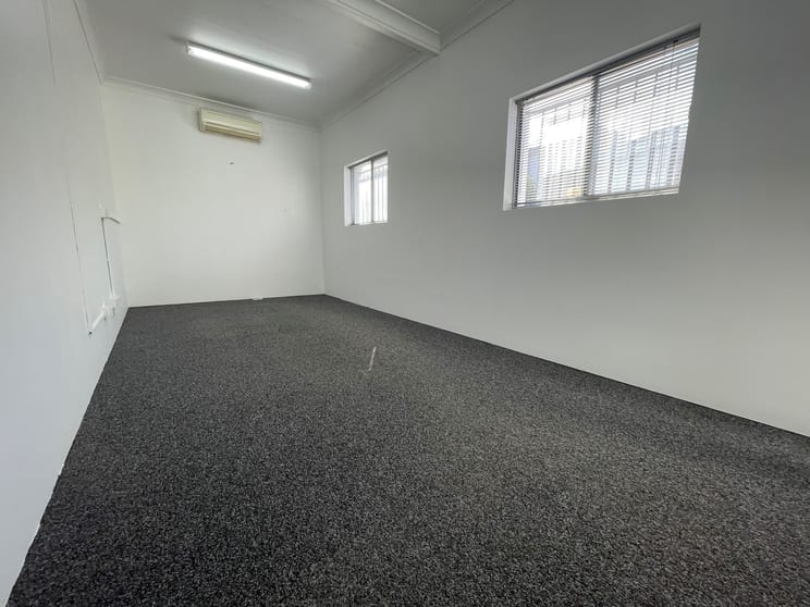 Click to view all images 3/37 Princes Highway Fairy Meadow NSW 2519 - Image 2