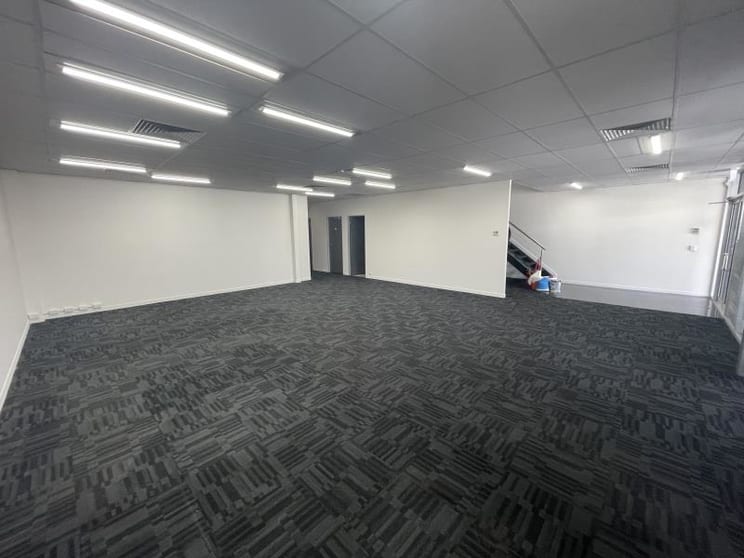Click to view all images 45 Bayside Avenue Port Melbourne VIC 3207 - Image 3