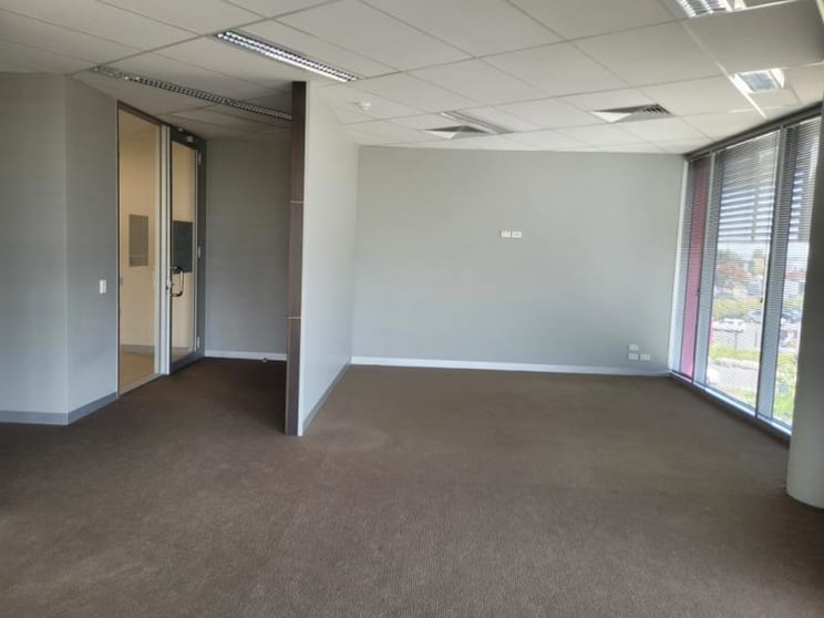 17/242 Caroline Springs Boulevard Caroline Springs VIC 3023 - Image 3