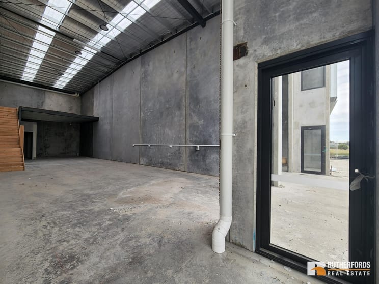 Click to view all images 7/7 Quinlan Road Epping VIC 3076 - Image 2