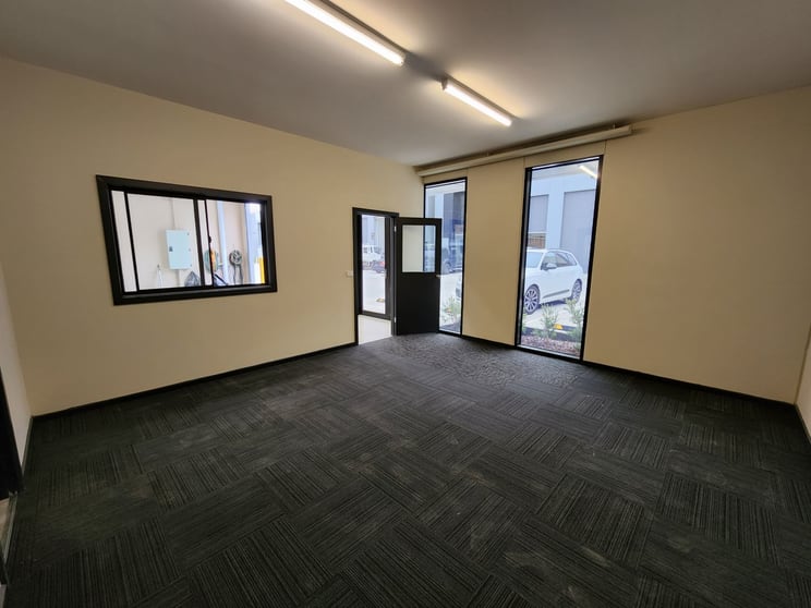 Click to view all images 9 Explorer Place Hallam VIC 3803 - Image 2