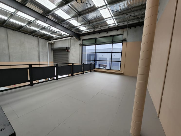 Click to view all images 9 Explorer Place Hallam VIC 3803 - Image 3