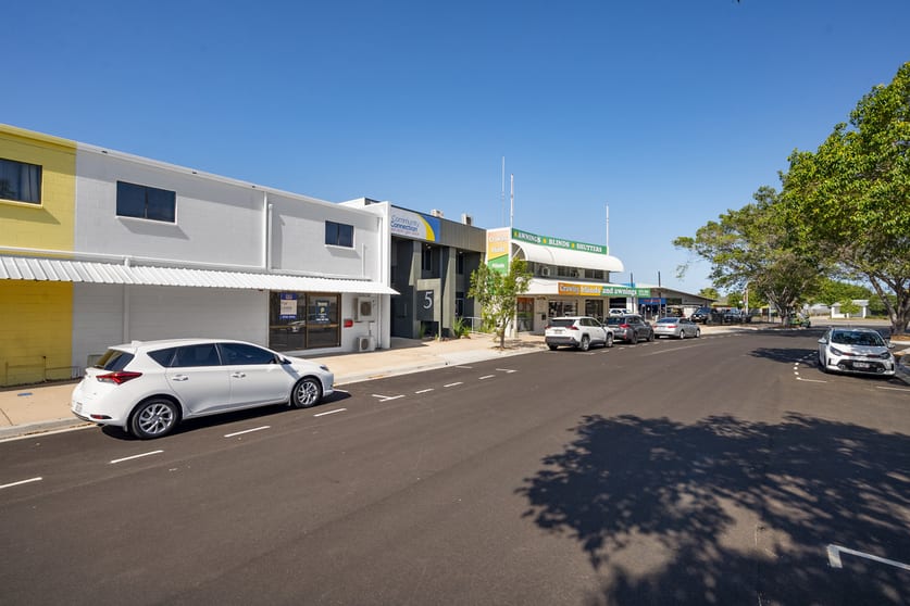 Click to view all images 2/7 Castlemaine Street Kirwan QLD 4817 - Image 2