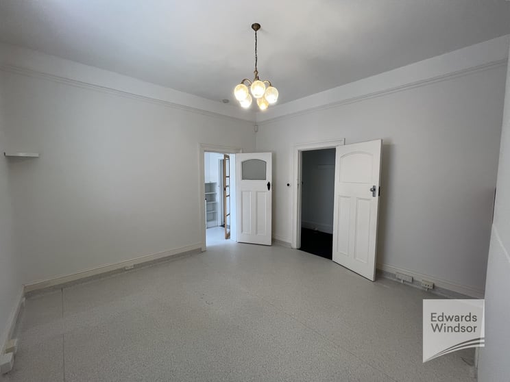 Click to view all images 1 Warneford Street Hobart TAS 7000 - Image 2