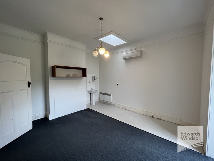 Click to view all images 1 Warneford Street Hobart TAS 7000 - Image 3