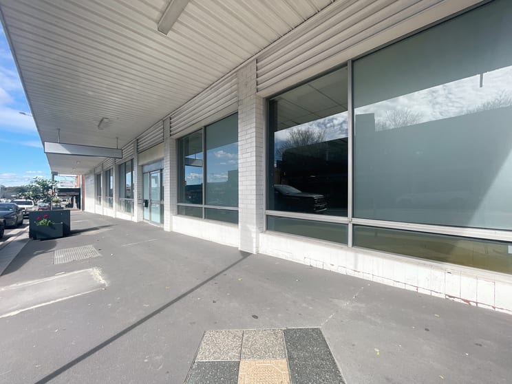 Click to view all images 700 The Horsley Drive Smithfield NSW 2164 - Image 2