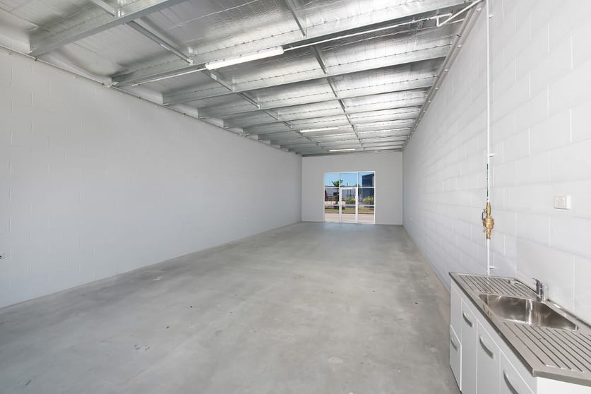 Click to view all images 10/30 Civil Road Garbutt QLD 4814 - Image 3