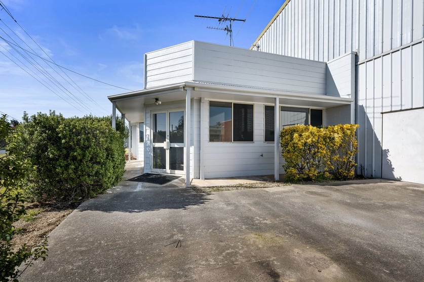 Click to view all images 107C North Street East Albury NSW 2640 - Image 2