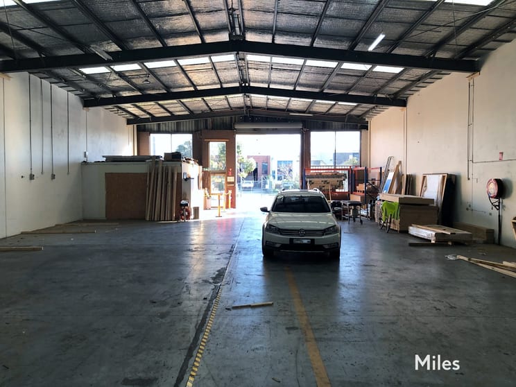 Click to view all images 40 Nevin Drive Thomastown VIC 3074 - Image 3
