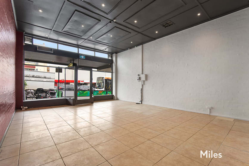 Click to view all images 209 Upper Heidelberg Road Ivanhoe VIC 3079 - Image 2
