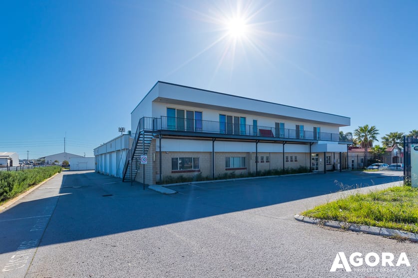 Click to view all images 35 Truganina Road Malaga WA 6090 - Image 1
