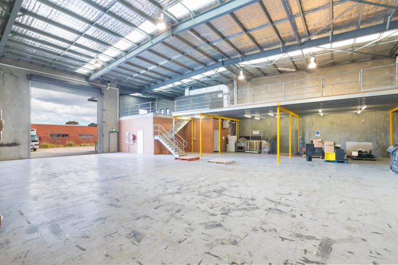Click to view all images Unit 2/22 Milford Street East Victoria Park WA 6101 - Image 2