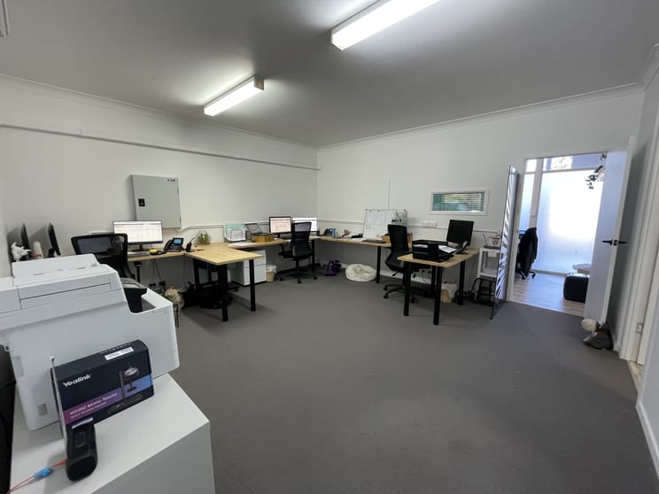 Click to view all images D/102-104 Birkdale Road Birkdale QLD 4159 - Image 3