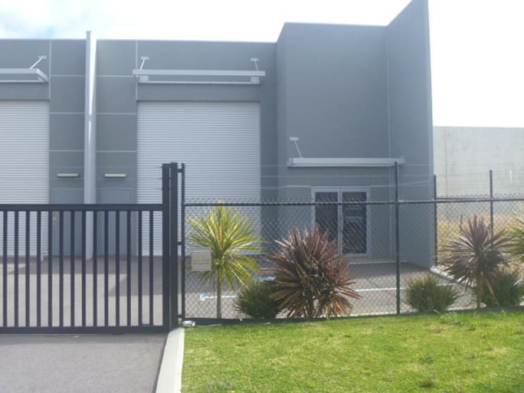 Click to view all images Unit 3 32 Erceg Road Yangebup WA 6164 - Image 1