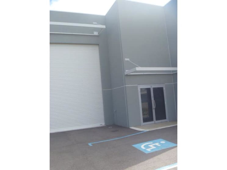 Click to view all images Unit 3 32 Erceg Road Yangebup WA 6164 - Image 3