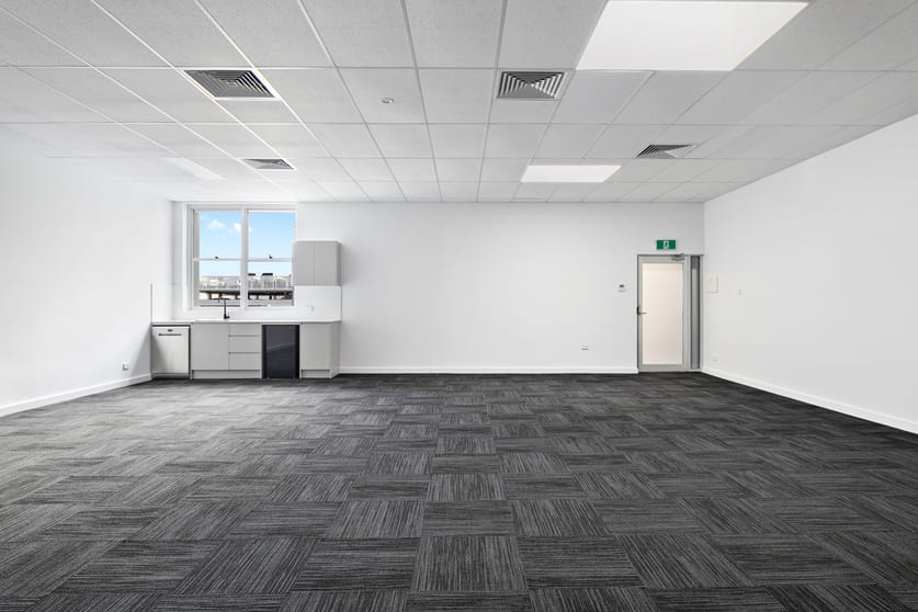 Click to view all images Suite 3, Level 1, 25 Pearson Street Charlestown NSW 2290 - Image 1