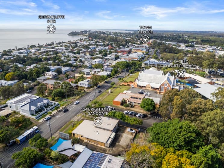 Click to view all images 124 Brighton Road Sandgate QLD 4017 - Image 1