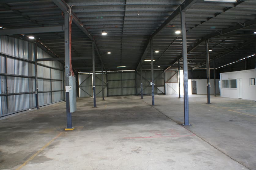 Click to view all images 8-12 Comport Street Portsmith QLD 4870 - Image 2