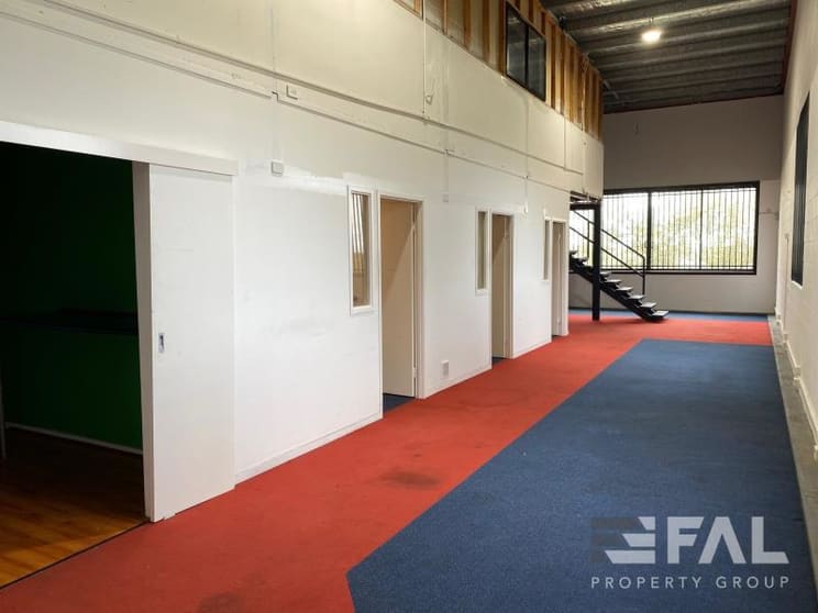 Click to view all images Unit 1/32 Sumners Road Sumner QLD 4074 - Image 3