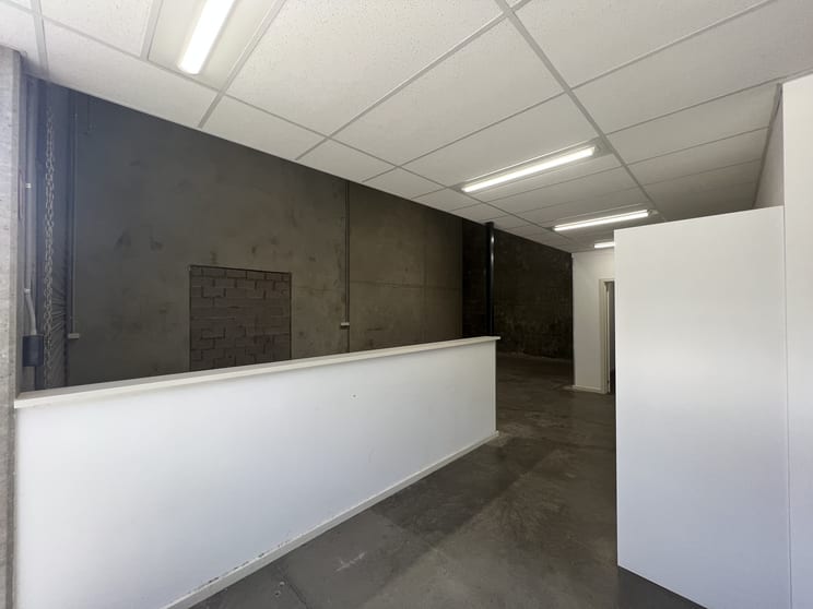 Click to view all images 9 Woolboard Road Port Melbourne VIC 3207 - Image 2