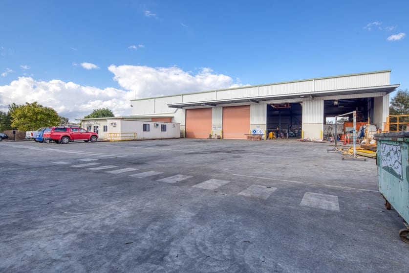Click to view all images 27 General Macarthur Place Redbank QLD 4301 - Image 3