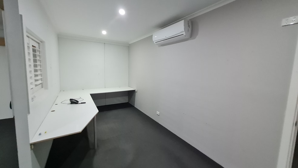 Click to view all images 896 Humffray Street Mount Pleasant VIC 3350 - Image 3