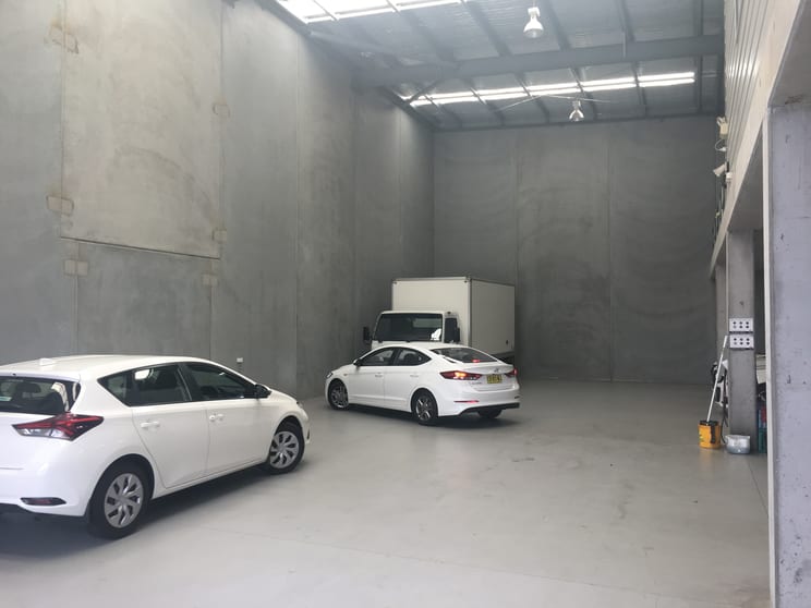 Click to view all images 8 Woodfield Boulevard Caringbah NSW 2229 - Image 2