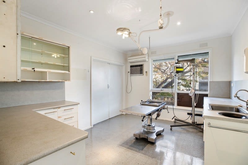 Click to view all images 130 Centre Dandenong Road Dingley Village VIC 3172 - Image 3