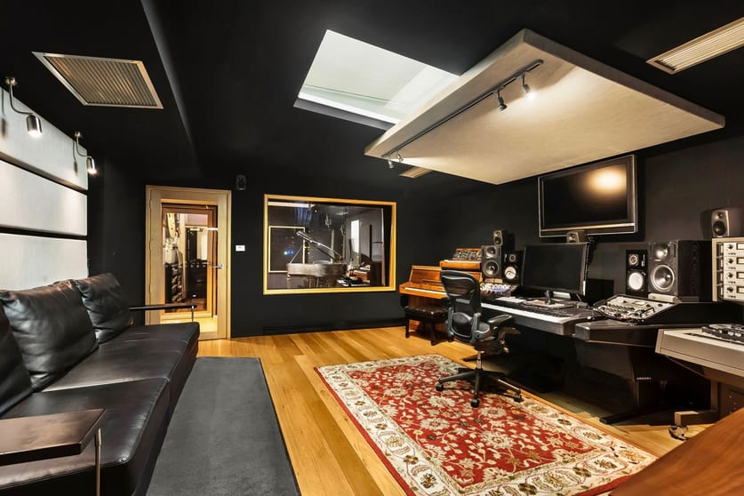 Click to view all images Mont Albert North VIC 3129 - Image 1
