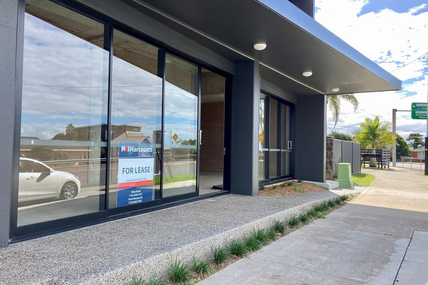 Click to view all images 1/4 Hastings River Drive Port Macquarie NSW 2444 - Image 3