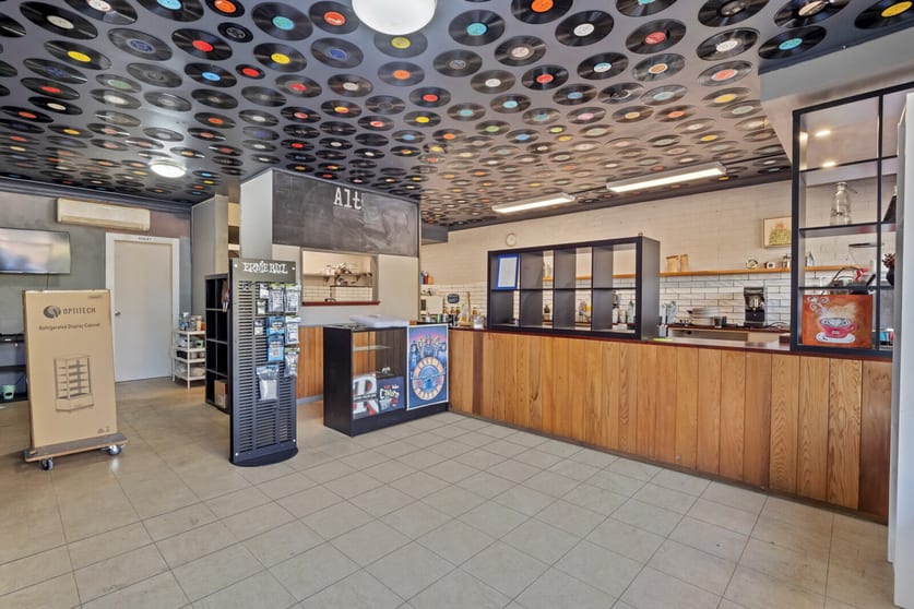Click to view all images 36 Johnson Avenue Seven Hills NSW 2147 - Image 2