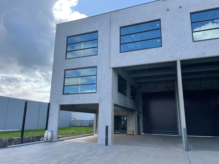 1/35 Lock Avenue Werribee VIC 3030 - Image 2