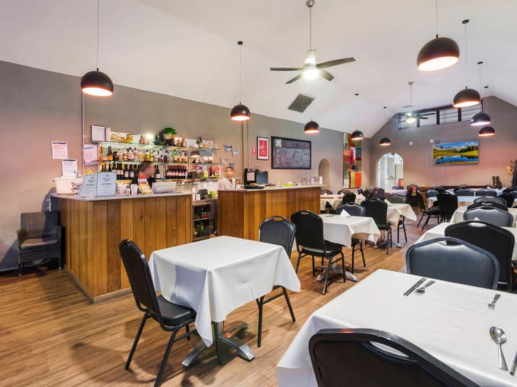 Click to view all images 107 Bridge Mall Bakery Hill VIC 3350 - Image 3