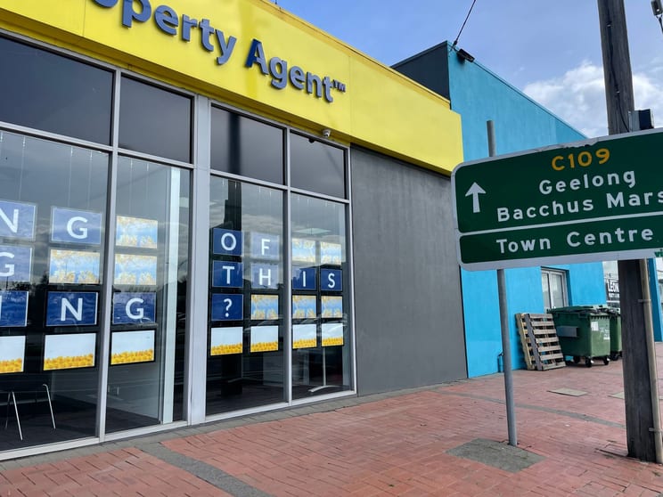 Click to view all images 1b/1 Werribee Street Werribee VIC 3030 - Image 3