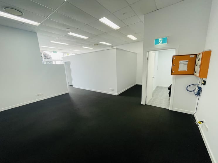 Click to view all images 1/82 Marine Pde Southport QLD 4215 - Image 2