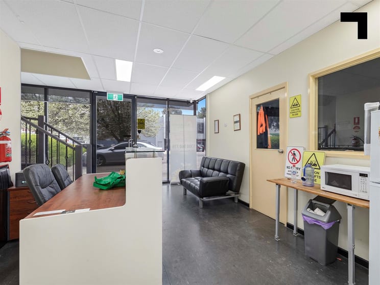 Click to view all images 30 & 32 Metropolitan Avenue Nunawading VIC 3131 - Image 2