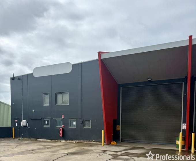 Click to view all images 1/17 Investigator Street South Nowra NSW 2541 - Image 1