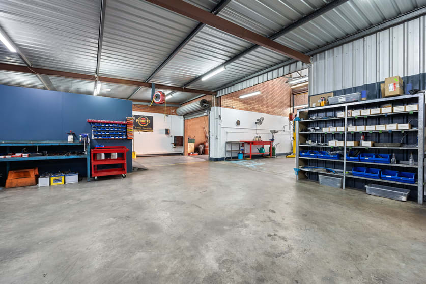 Click to view all images 7B Shields Crescent Booragoon WA 6154 - Image 1