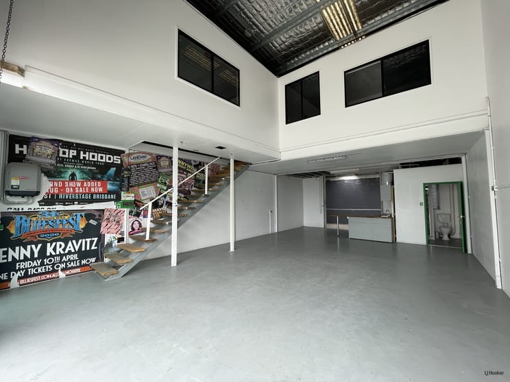 Click to view all images 5/14 Fremantle Street Burleigh Heads QLD 4220 - Image 1