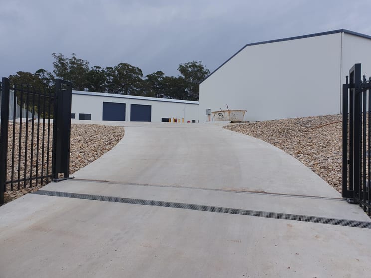 Click to view all images Bay 6/23-29 Trade Circuit Wauchope NSW 2446 - Image 2