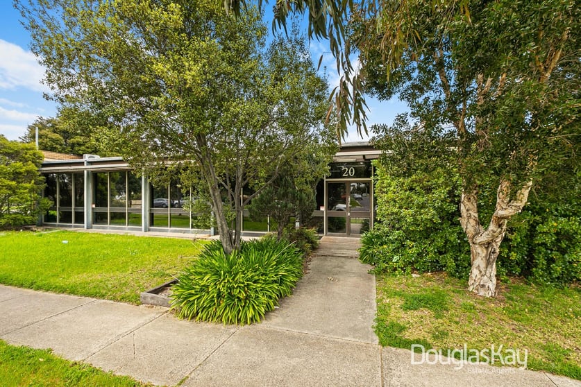 Click to view all images 20 Hertford Road Sunshine VIC 3020 - Image 1