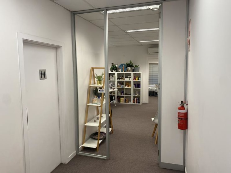 Click to view all images 978 Main Road Eltham VIC 3095 - Image 3