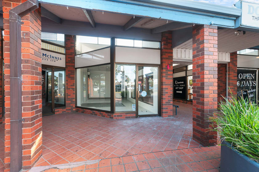 Click to view all images 2/306 Raymond Street Sale VIC 3850 - Image 1
