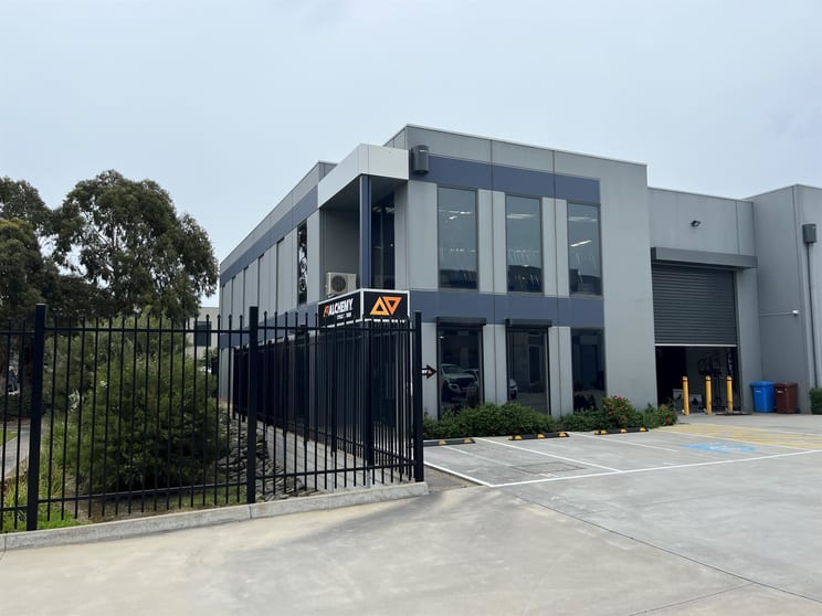 Click to view all images 1/7 Samantha Court Knoxfield VIC 3180 - Image 1
