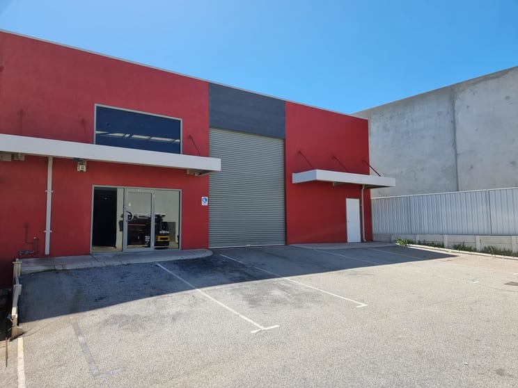 Click to view all images 3/7 Bessemer Way Wangara WA 6065 - Image 2