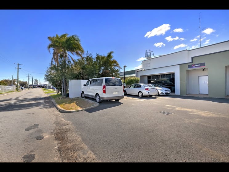 Click to view all images Unit 1/82 Blair Street Bunbury WA 6230 - Image 2