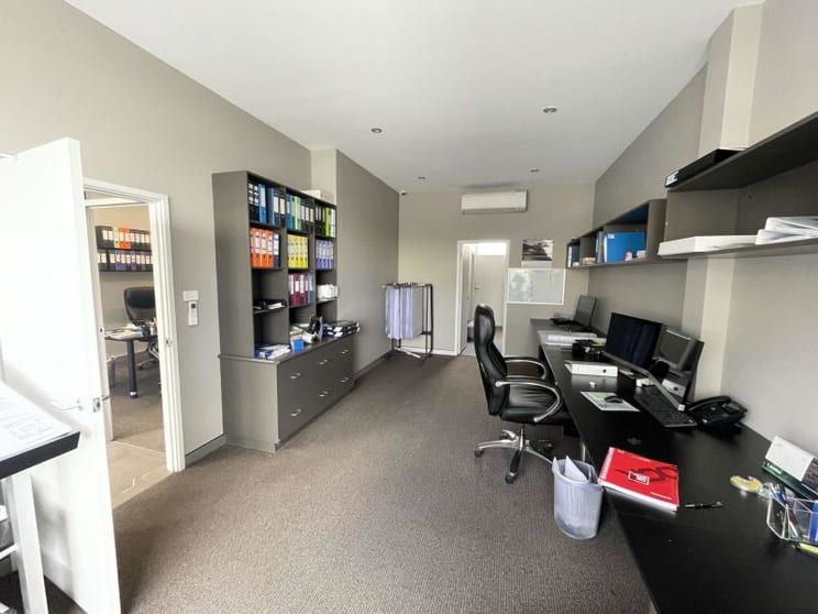 Click to view all images Unit 2/30 Lyell Street Fyshwick ACT 2609 - Image 3