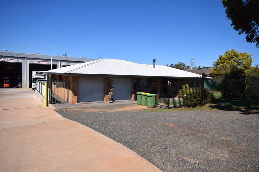 Click to view all images 41 Canning Street Drayton QLD 4350 - Image 2