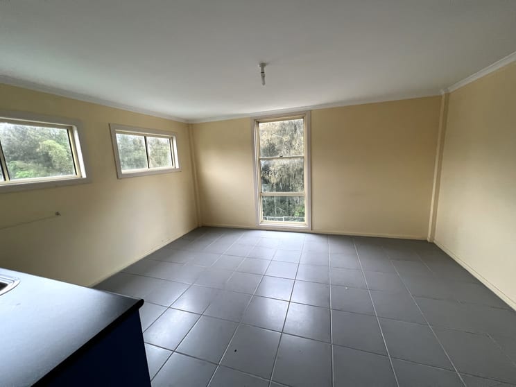 Click to view all images 1/37 Kylie Crescent Batemans Bay NSW 2536 - Image 2