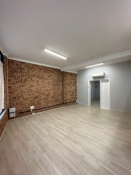 Click to view all images 326 Crown Street Wollongong NSW 2500 - Image 3
